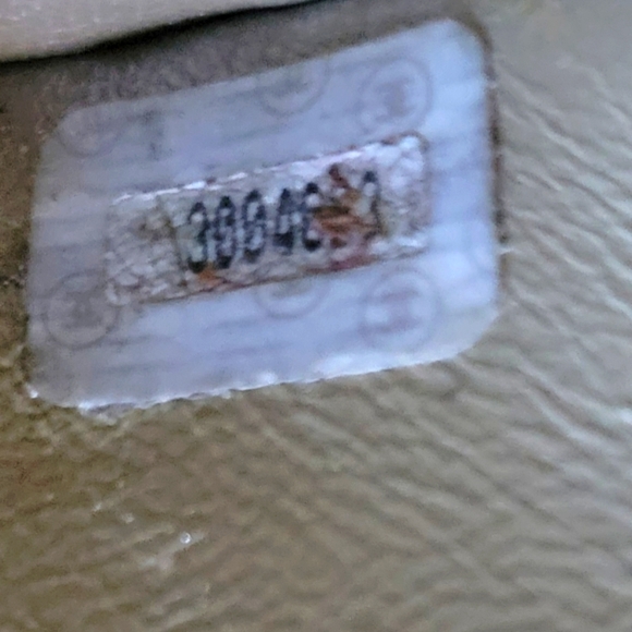 COA💓🔥CHANEL Iridescent Pearl Lambskin Medallion Tote /COA - Picture 7 of 14